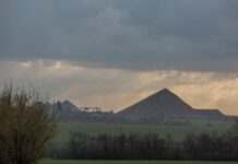 У Луганську пролунали вибухи: окупанти кажуть про «обстріл» нафтобази і постраждалих