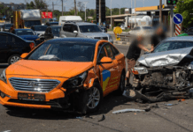 На Запорізькому шосе у Дніпрі зіштовхнулися Hyundai служби таксі Uklon, Kia та Nissan: подробиці потрійного ДТП
