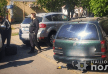 Крадіжка на парковці: поліцейські Дніпра затримали зловмисника