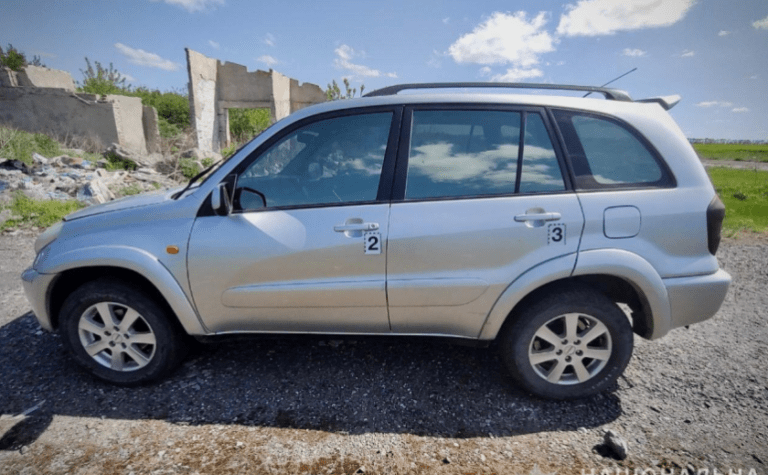 Вибив стіну у гаражі аби викрасти авто: у Дніпрі затримали зловмисника