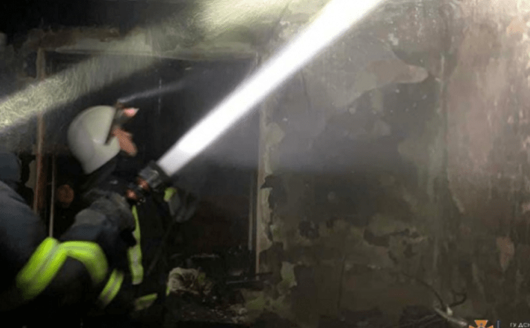 У Запоріжжі посеред ночі спалахнув пересувний кіоск