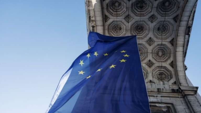 Politico: у ЄС знайшли план виходу з глухого кута щодо використання російських активів