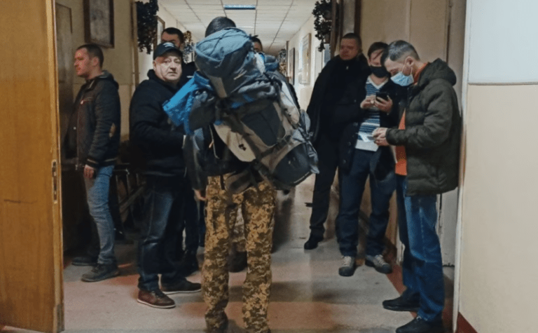 Другий за місяць: на Закарпатті військовозабовʼязаний помер у ТЦК