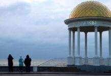 В окупованому Росією Бердянську підірвали автомобіль працівника колонії – МВА