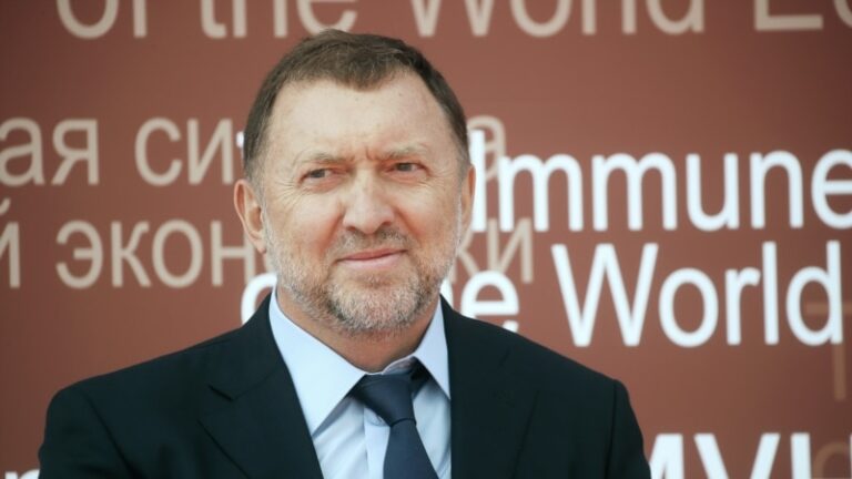 США: російський олігарх Дерипаска намагався вивести з-під санкцій 1,5 млрд доларів, йому завадили