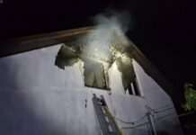 У Запоріжжі вночі зайнявся двоповерховий будинок