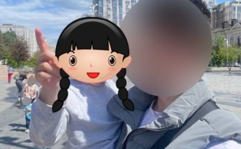 Патрульні Дніпра повернули батькам дівчинку, яка сама каталася на самокаті по проїзній частині