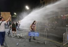 Грузія: на акції проти закону «про іноагентів» є затримані, президентка закликає припинити розгін мітингарів