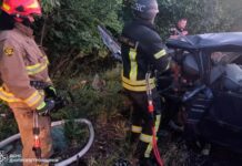 У Нікопольському районі зіткнулися ЗАЗ» та Daewoo: тіло водія деблокували з понівеченої автівки