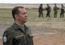 Медведєв пригрозив Яндексу, бо його ШІ не захотів відповідати про нібито нацизм в Україні