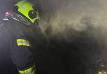 У Запоріжжі вночі зайнявся гараж з автівкою всередині