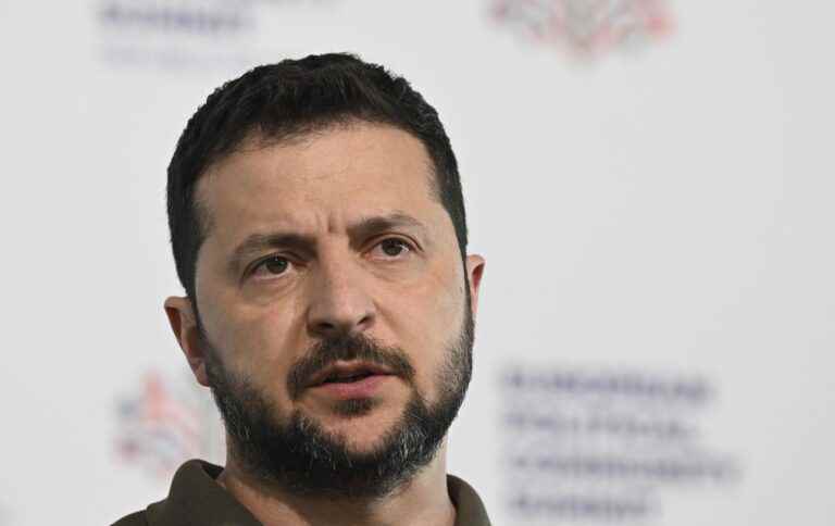 Зеленський: держава допоможе відновити зруйновану росіянами друкарню у Харкові