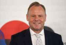 Влада Гамбурга передала Україні машину для розмінування