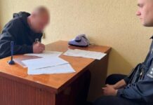 Вчинив грабіж на вулиці міста: поліцейські Дніпра повідомили про підозру чоловікові