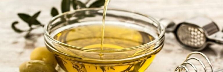 Чи справді оливкова олія бореться із деменцією: скільки її потрібно пити, щоб покращити пам’ять