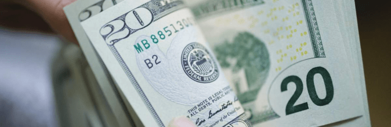 Попит на валюту зростає: експерти розповіли, яким буде курс долара найближчим часом