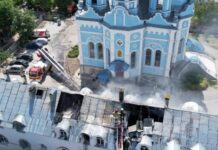У Дніпрі ліквідували пожежу на території храму