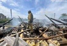 Рятувальники ліквідували пожежу, що виникла внаслідок ворожого обстрілу Нікополя