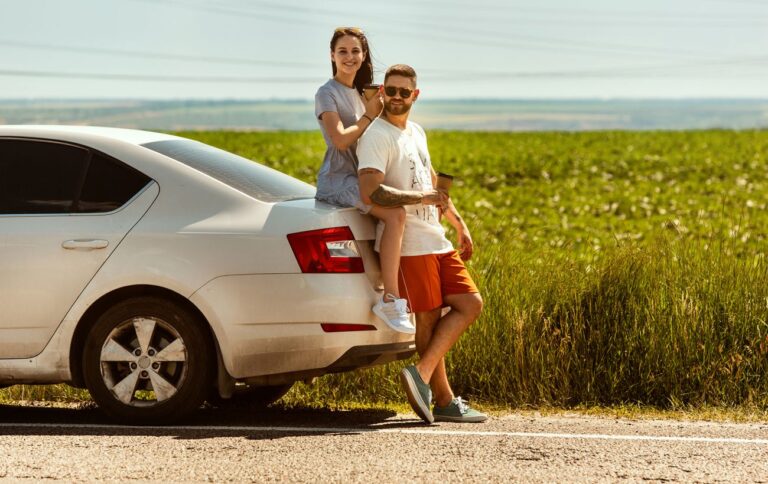 Для комфортних подорожей: які аксесуари будуть корисними в авто у теплу пору року