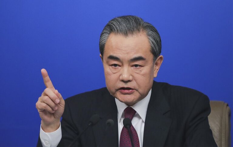 Китай відмовився від участі у саміті миру, – Reuters