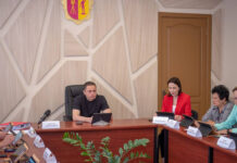 У Камʼянському пройшло чергове засідання виконкому міськради: вирішувалися 89 питань