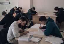 Військовозобов’язані можуть оновити дані в ЦНАПах Київської області: графік роботи