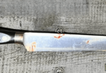 Під час сварки вбила чоловіка: у Кам’янському поліцейські затримали підозрювану