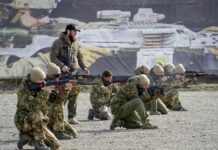 Солдат армії РФ виховують політруки на цитатах Сталіна, – британська розвідка