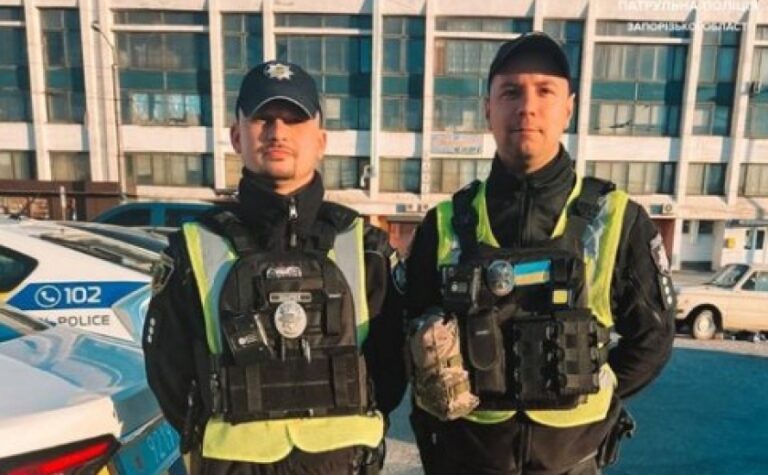 У Запоріжжі патрульні врятували чоловіка, який хотів вкоротити собі віку