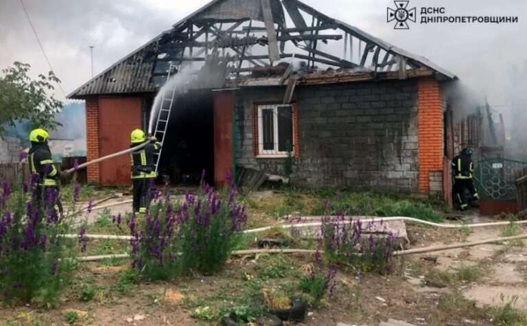 У Кривому Розі вогнеборці ліквідували займання житлового будинку