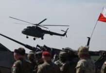 У Польщі буря пошкодила два військові гелікоптери