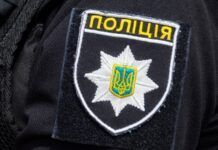 Поліція заявила, що розслідує «конфлікт» у центрі Дніпра: люди в балаклавах побили чоловіка