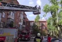 Внаслідок пожежі в багатоповерхівці на проспекті Хмельницького загинула жінка, двох людей врятували вогнеборці