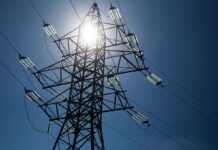 Чому в деяких містах жорсткі обмеження по світлу і що буде далі