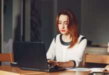 Курси з IT обіцяють “миттєве” працевлаштування: чи справді це реально та як знайти першу роботу