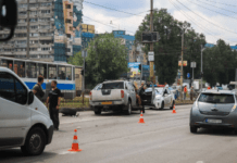 На Донецькому шосе у Дніпрі зіткнулися Skoda, Nissan, Ford та Opel: деталі