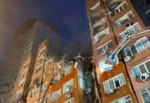 У Дніпрі на місці удару знайдено рештки людини: у родичів зниклих безвісти взяли ДНК-зразки