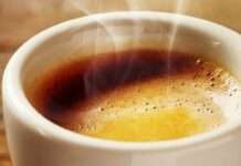 Кава на ніч: 3 типи людей, яким це не тільки не завадить, а й допоможе