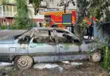 У Запоріжжі на стоянці зайнялася автівка