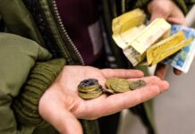 Що робити, якщо у вашому гаманці знайшлася зношена банкнота гривні