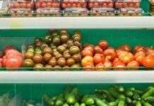 Уже замовляють менше товарів: що очікує на українців у Varus, АТБ, Сільпо