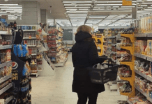 Чи можуть ТЦ, кафе й магазини працювати під час повітряної тривоги: відповідь адвоката