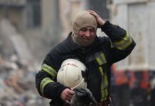 Росіяни пошкодили енергооб’єкти у двох регіонах, постраждали енергетики