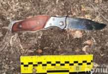 Під час з’ясування стосунків вдарив ножем знайомого: поліцейські Дніпра затримали зловмисника