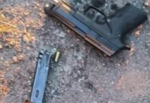 Порушив ПДД: Криворізькі патрульні зупинили водія та виявили в салоні автомобіля пістолет