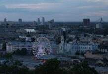 Чи вимикають світло торговим центрам в Києві: відповідь ДТЕК