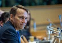 Голова МЗС Польщі потролив Путіна та порадив не “турбуватись” через поразку