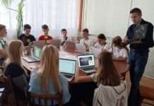 Будинок дитячої творчості Камʼянського отримав велику партію техніки для цифрового центру