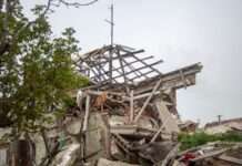 Війська РФ вдарили по житловому сектору Чорнобаївки, поранена дівчина – влада