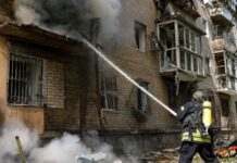 Сили РФ скинули з дрона вибухівку на автівку у Херсоні, поранений водій – ОВА